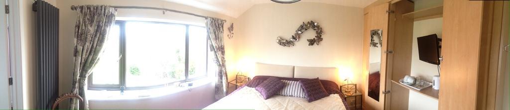 Redroofs Bed & Breakfast เท็นเบอรี ภายนอก รูปภาพ